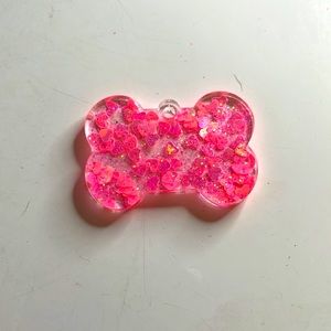 Name tag (for dogs) You order with your name of the animal and we make it.